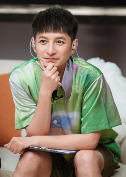 杜海涛|李维嘉互动杜海涛遭冷落!身价过百亿却无人搭理,疑在接触对家