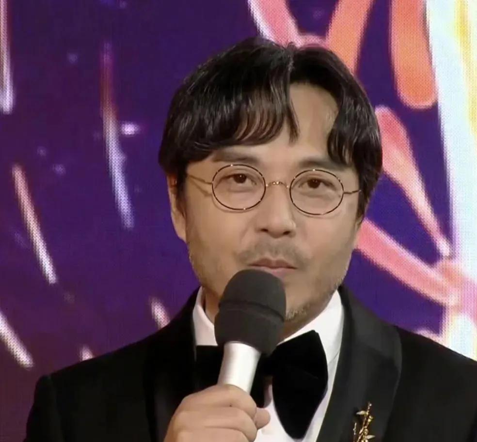 谭松韵|金鹰节颁奖典礼!马丽得奖太好哭,吴越留短发好显老,谭松韵最佳