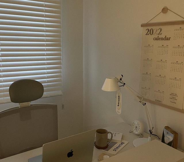 89㎡新房装修没有父母的参与,坚持灰白系搭配,把极简风发挥极致