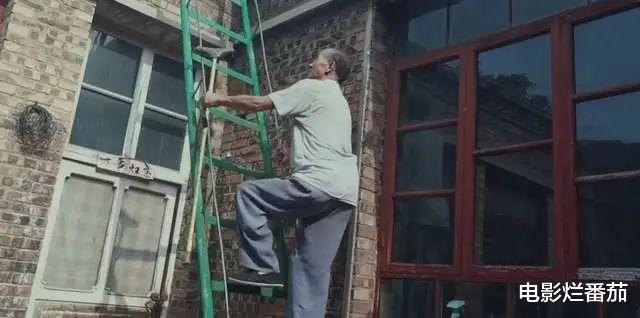 预告|80岁老人在烈日下求生，却没一单生意：活着，从来都没有那么简单