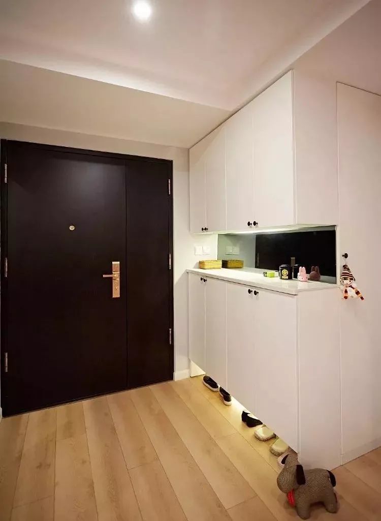 装修几个地方要装柜子，少装一个都是麻烦