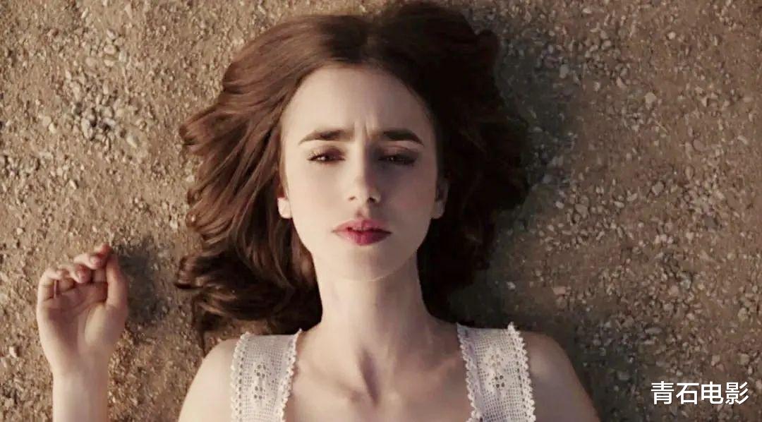 莉莉·柯林斯|“赫本转世”莉莉·柯林斯的新剧,10集竟换了近80套衣服!