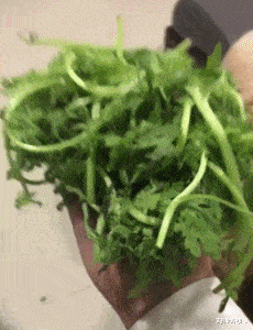 |邻居花了30多万建的房子,总感觉哪里不对劲,是因为柱子吗?