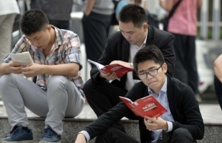 医学生|程序员也有“春天”，“理想男友”职业排行被更新，榜首实至名归