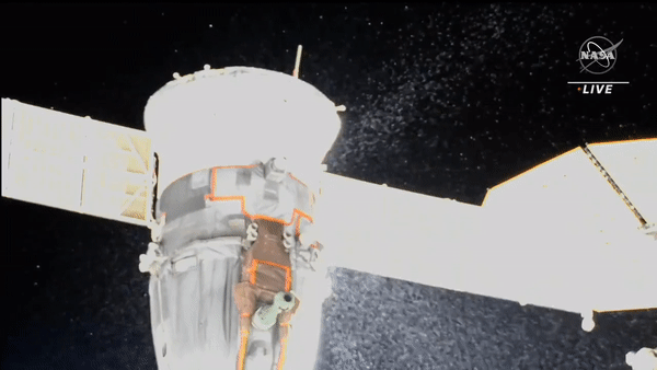 NASA想用龙飞船去接！美俄3名宇航员能回地球吗？俄迟迟不作决定