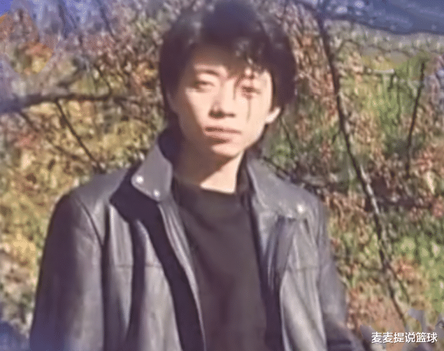 郭峰|著名歌手郭峰已经60岁了,无儿无女便已白头,婚姻成困扰,没成家就老了