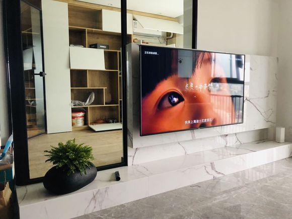 135平米新房装修费花了32万,经历6个月,朋友都说客厅效果太棒了