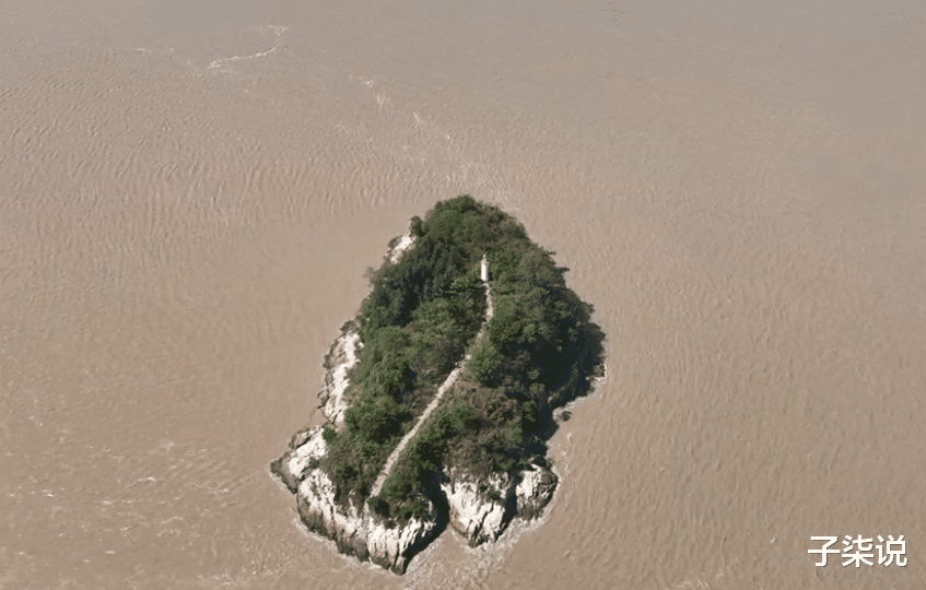 |守小岛的年轻夫妻每月6万块，这个环境你愿意去吗？网友表示只需3万