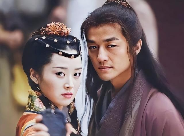 人物设定|装恩爱、装文艺、装富翁,这些戴着面具生活的明星,全都翻车了