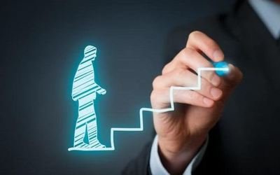 华为|当年我阻止了我弟入职华为，家人十分费解，如今我弟却十分感谢我，职业选择切忌向“钱”看齐