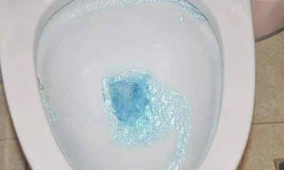 为啥冲水马桶有两个不同按钮?用了10年,原来我们都用错了