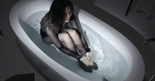 mv|正经女星歌手的MV，却拍成了日本电影的风格，韩国导演的想法，很有创新力