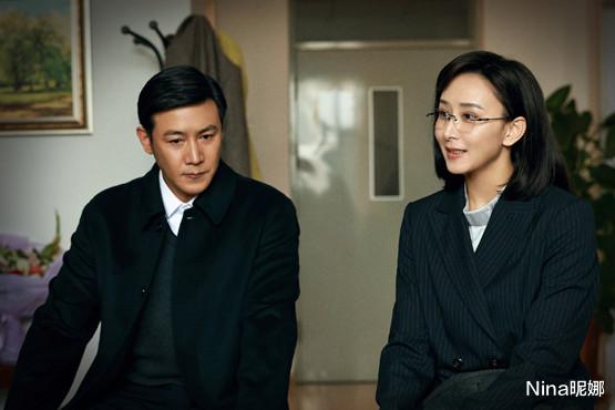 胡静|胡静晒生活近照,穿V领秀身材,时隔5年见荧幕“高雪琴”俏皮合拍