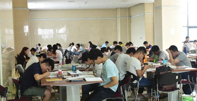 求职|北大硕士求职被拒，原因很真实，或将印证了金本银硕铜博的鄙视链