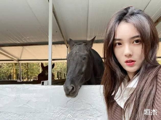 赵嘉敏|曾赢鞠婧祎成为丝芭一姐,星途坎坷跌入低谷,后受于正赏识拍网剧