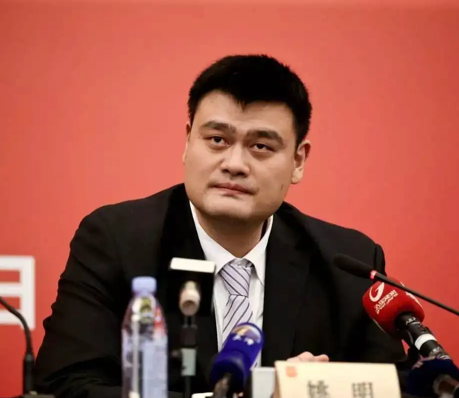 凯文·杜兰特|姚明公布3人篮球国家队集训名单：黑人天才入选，新科MVP退出！