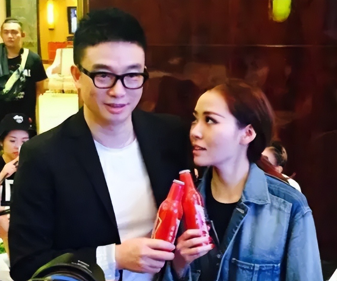 张靓颖|张靓颖冯轲离婚4年后,两个人的人生轨迹有何不同