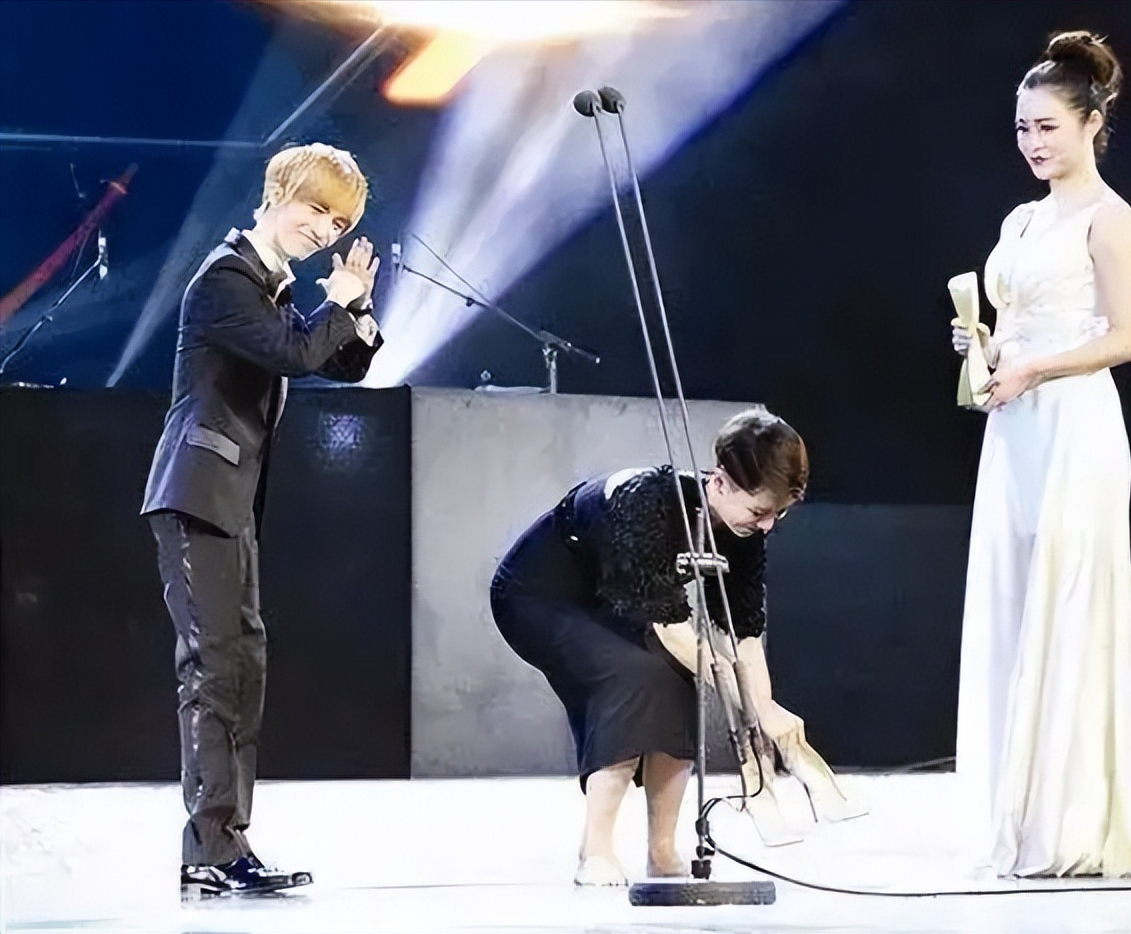 林允儿|泡菜国老赖女星飘了？海清被童瑶耽误？关晓彤未参与经营奶茶公司