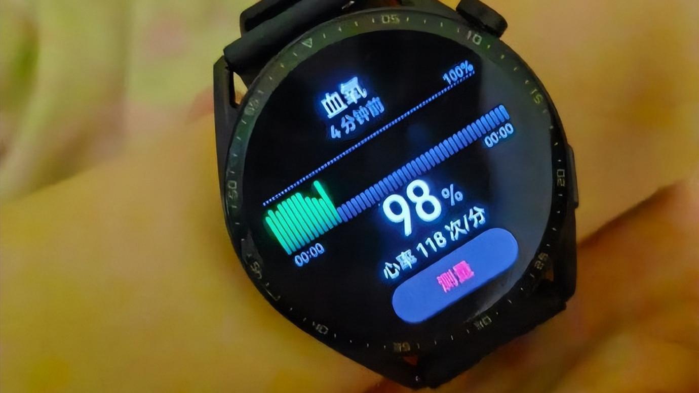 血氧仪|买不到血氧仪，用智能手表可以吗？简析华为智能穿戴居家健康监测