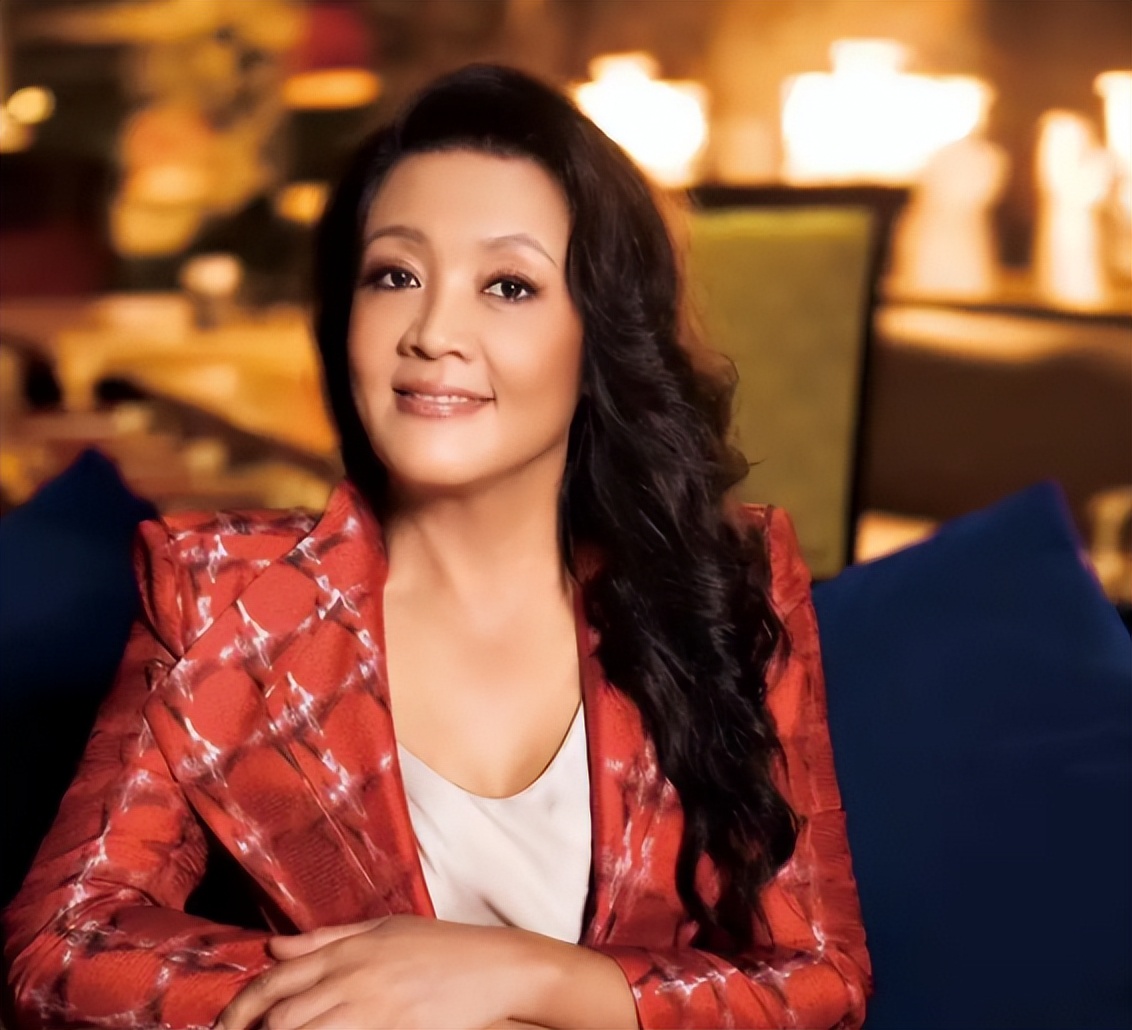 关晓彤|汪小菲又一次输了，可张兰却赢麻了，成长经历被曝光令人钦佩不已