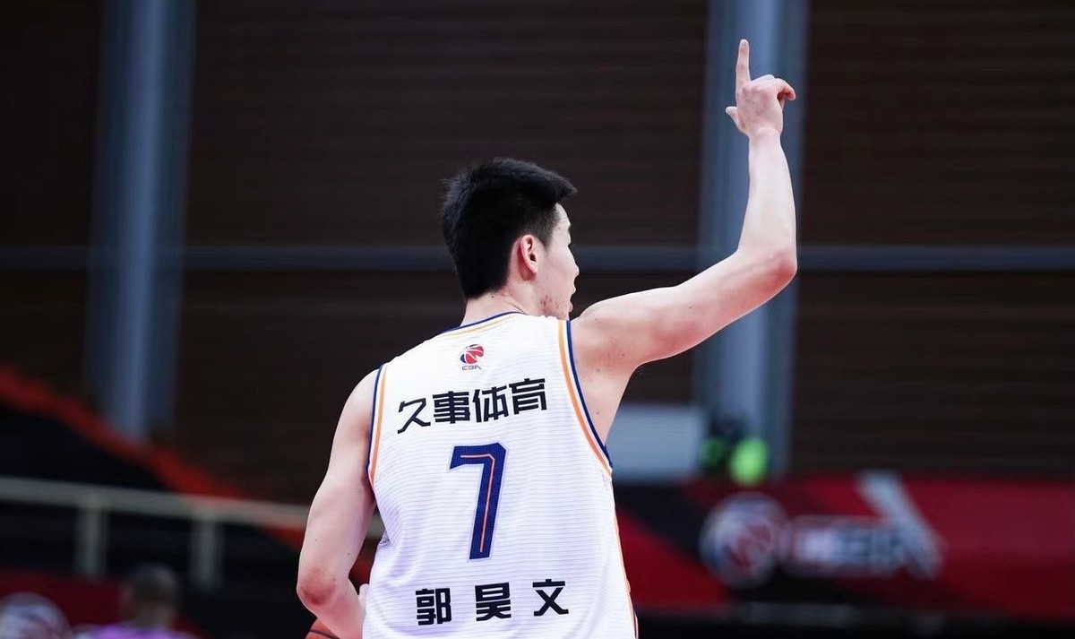 男篮|男篮一分为二，姚明做出重要决定！杜锋压力减轻，3位00后有望上位