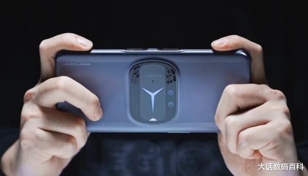 固态硬盘|拯救者Y90旗舰，拥有两大亮点，是名副其实的大杀器！