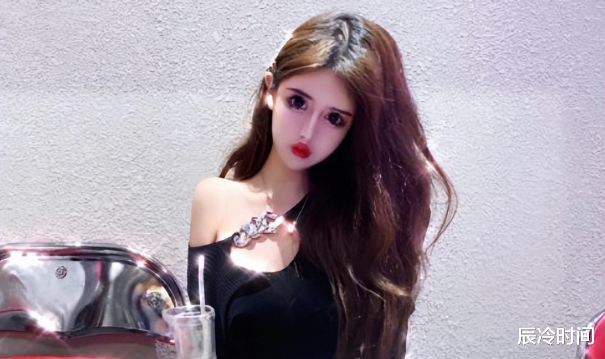顾漫|“真人芭比”周楚娜：花费400万整容上百次，一张脸抵一辆跑车