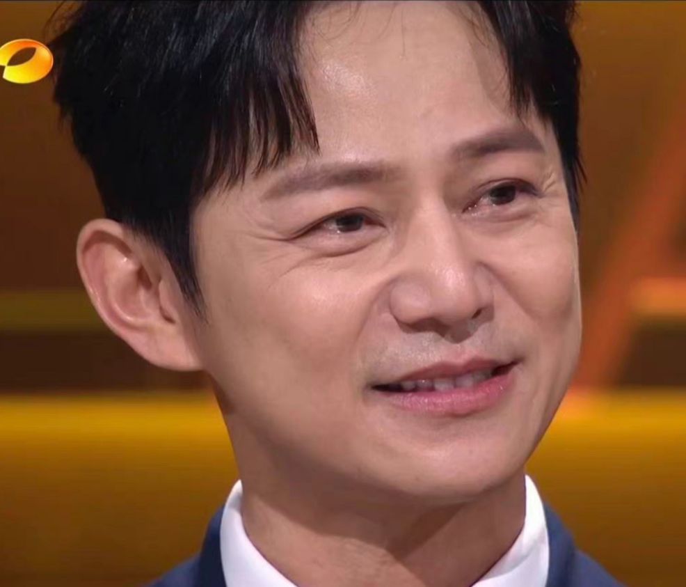 殷桃|金鹰奖获奖名单出炉，雷佳音殷桃获视帝视后，马丽拿奖何炅落泪