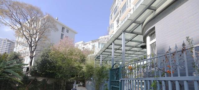 女子因住1楼“拒交电梯费”，物业将其告上法庭，最终结果如何？