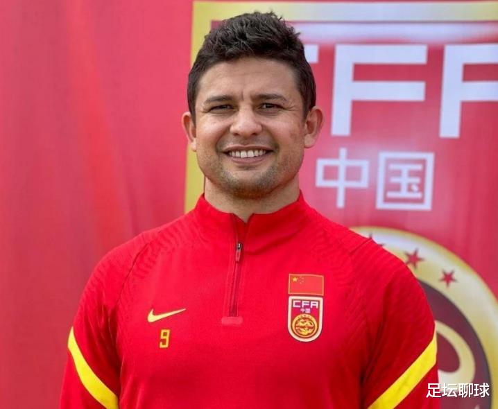 埃尔克森|降薪6000万元！曝国足前锋留洋被无视，连续3个月失业，恐重返中超