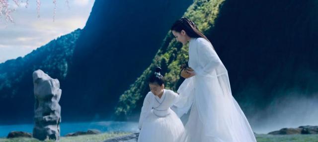 东华|桃花428白滚滚眉眼逐渐长开了,连宋问东华是不是想要故地重游