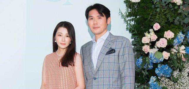 陈怡蓉|陈怡蓉将老公画成三眼怪，4年没拍戏曝下一步计划