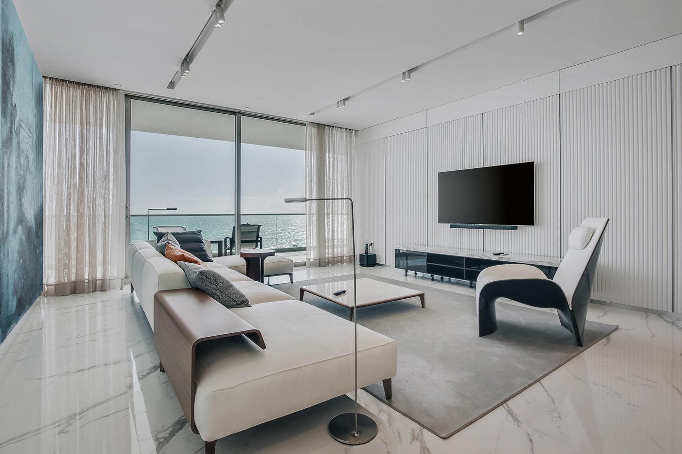 拥有超级无敌海景房的小户型，轻奢且实用，实在好看