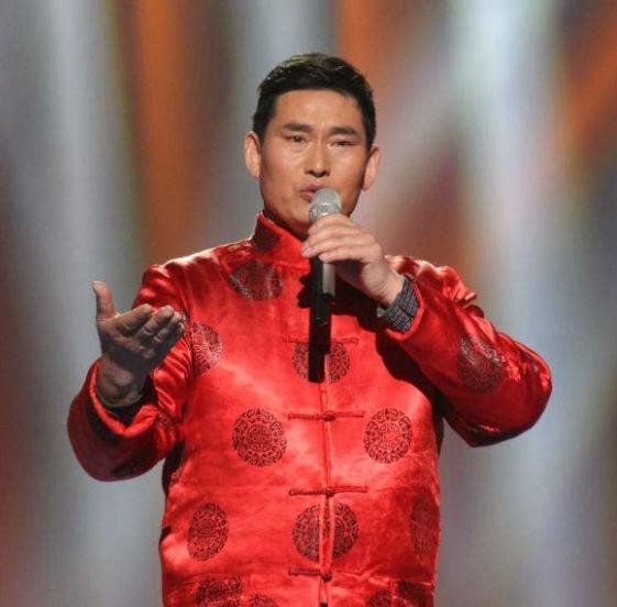 王宝强|农村出身的9位演员：王宝强熟练割麦子，黑子种菜有模有样