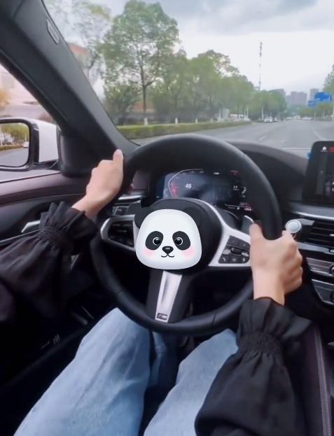 陈萌|陈萌发视频晒豪车，借机喊话朱小伟，惋惜自己不是他的第一任