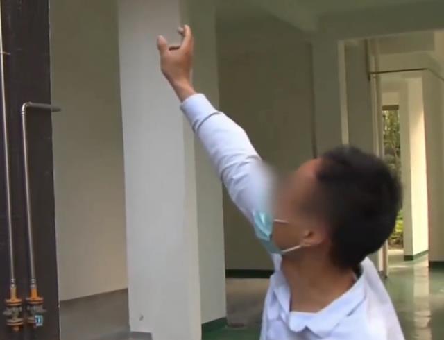 一家三口到亲戚家参观装修,3岁儿子却坠楼身亡,亲戚:与我无关