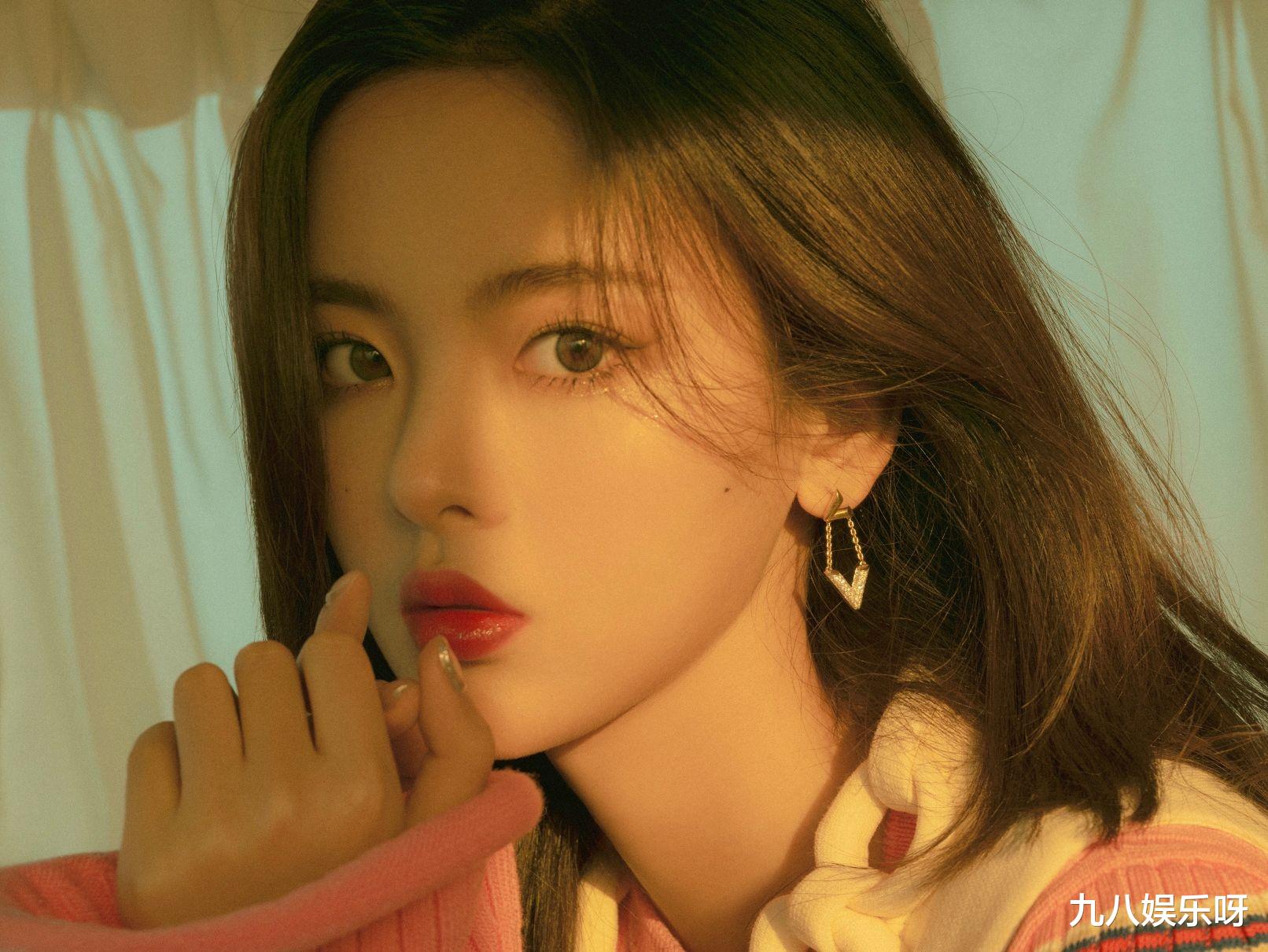 孟美岐|杨超越最新剧照出圈，自嘲拍戏趣事，全方位发展赶超孟美岐