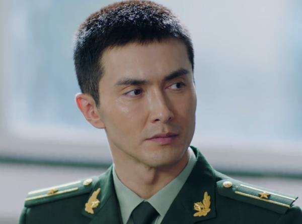 高伟光|高伟光军装造型帅炸了，女主很美而且演技也不错，但却缺少观众缘