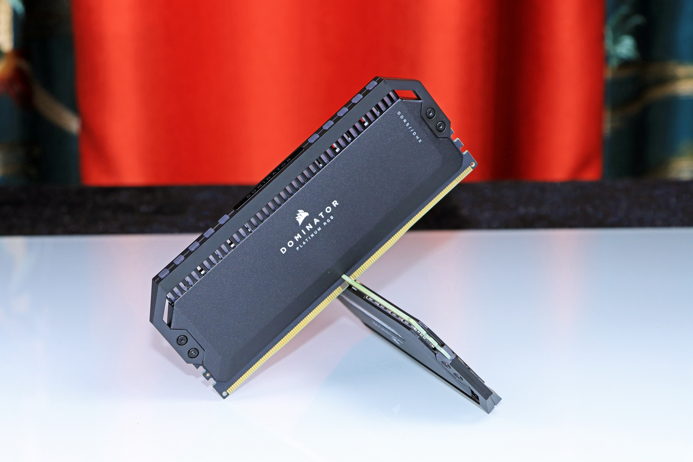 显示器|美商海盗船 白金统治者RGB DDR5 5600 16G*2 内存条上手实测