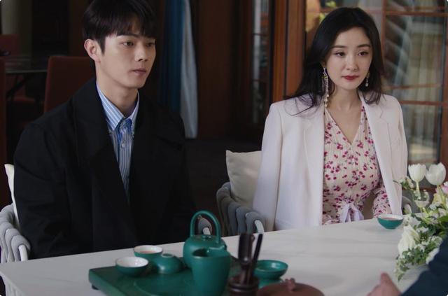 |许凯塑造人物形象很木讷,杨幂明显用力过猛,也是这部剧火不起来的关键