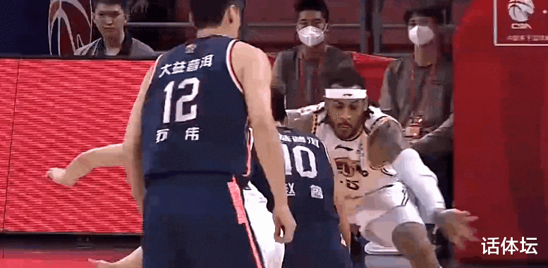 辽宁男篮|罕见的惨败！CBA巅峰大战，杜锋输给3大奇兵，郭艾伦又在硬杠裁判