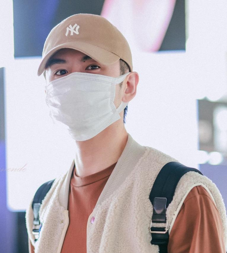 张云龙|张云龙飞往丽江,被疑加盟夫妻情感观察综艺,网友:他没妻子呀