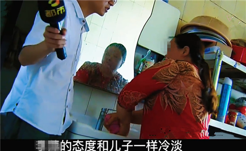 湖南女子长期被丈夫家暴，患癌后妻子分文不出，儿子：放弃治疗吧