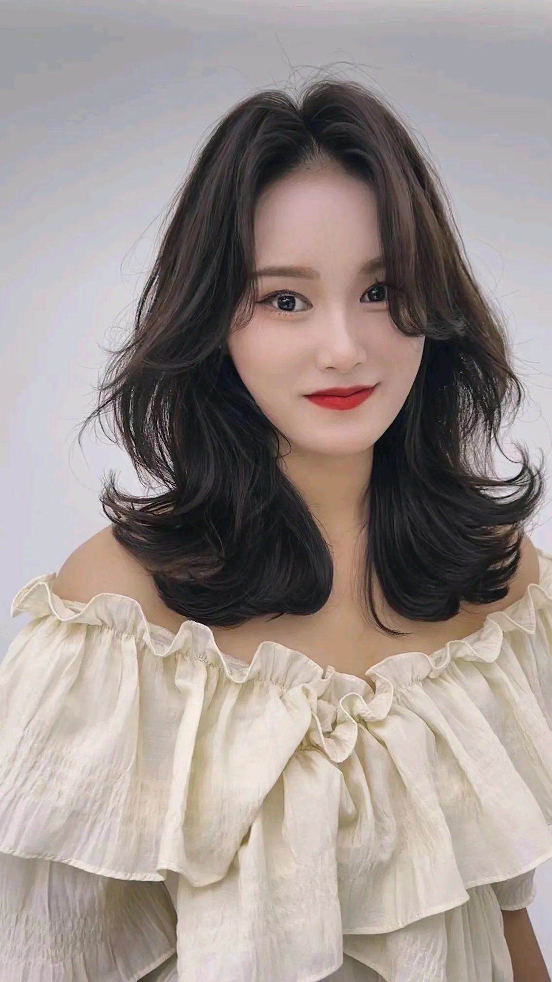 发型 这20款女士发型，让你大不一样，百变瘦脸很有气质