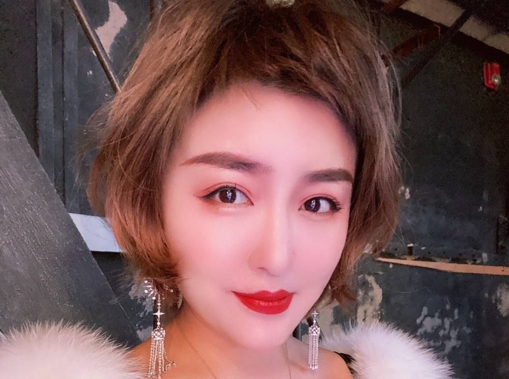 赵本山|赵本山最近挺上火，不是因为娇娇，而是女婿平日涂胭脂擦粉太妖娆