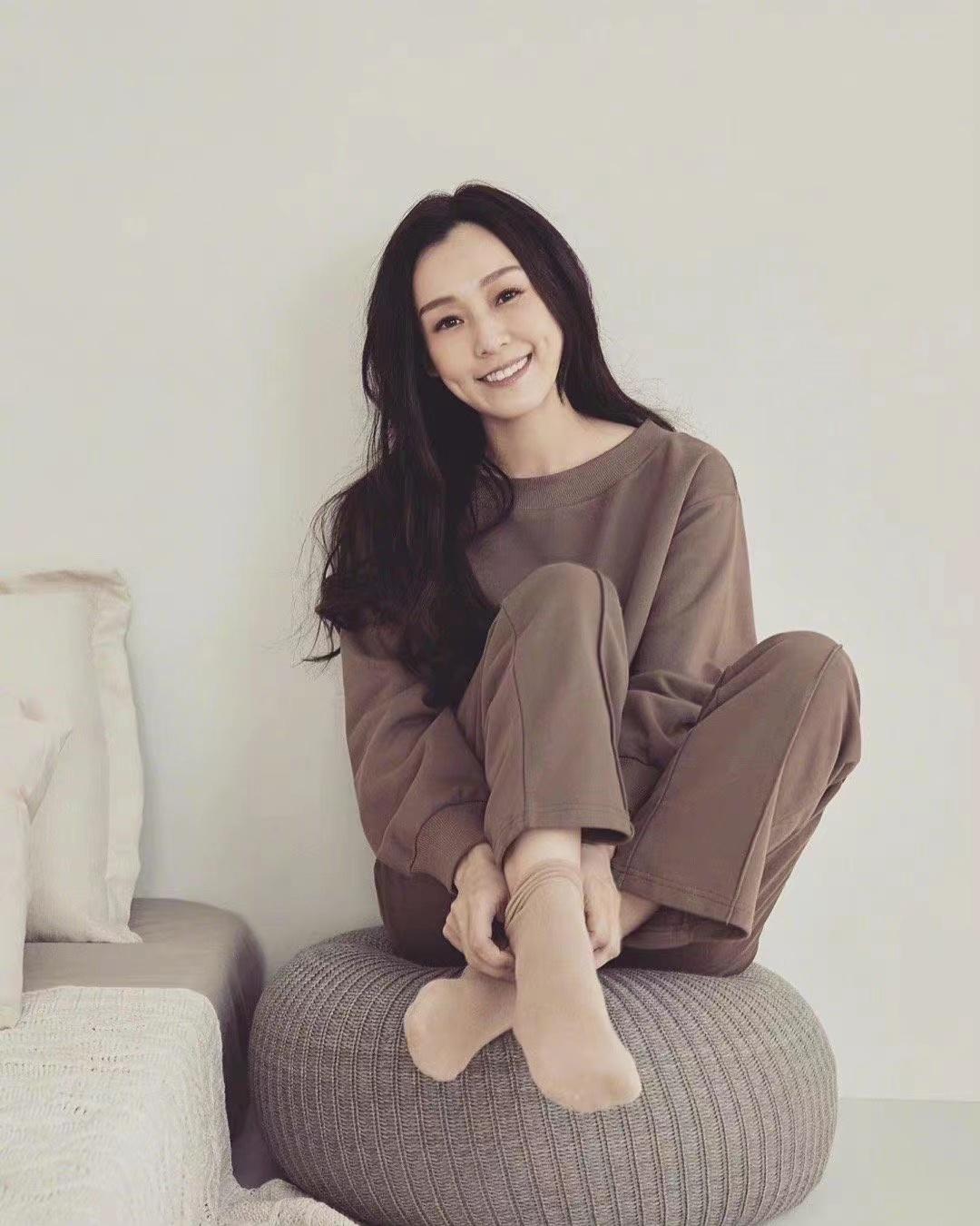 范玮琪|范玮琪回归！时隔3年首开唱、哽咽认错，黑人带儿子到场力挺