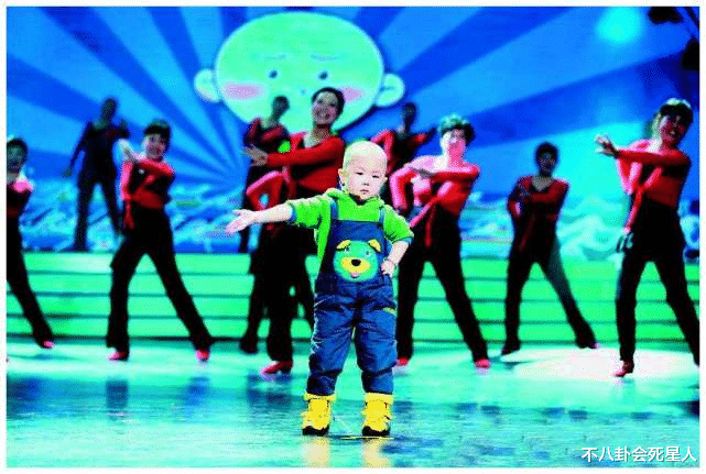 美丽|人前风光无限，人后被亲妈当成“提款机”，这5位童星满是辛酸泪