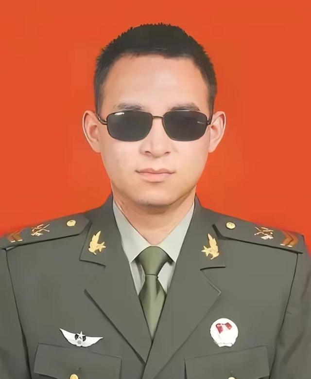 杜富国八一勋章获得者,90后妹妹杜富佳荣获新身份,驻村第一书记