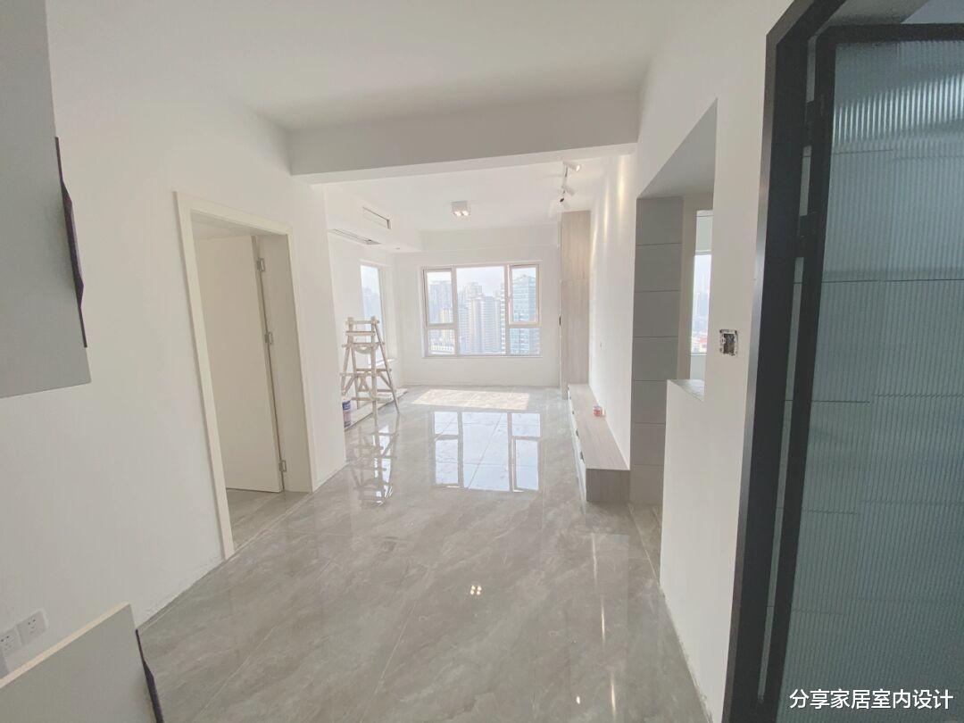 60平小家,坚持“穷”装修不做吊顶,浴室柜独立分开很实用!