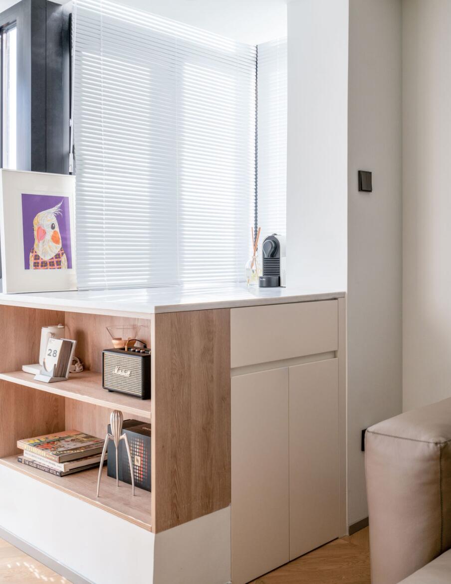 主卧做对开门，餐厅放阳台，她70㎡家，称为“改造范本”都不为过